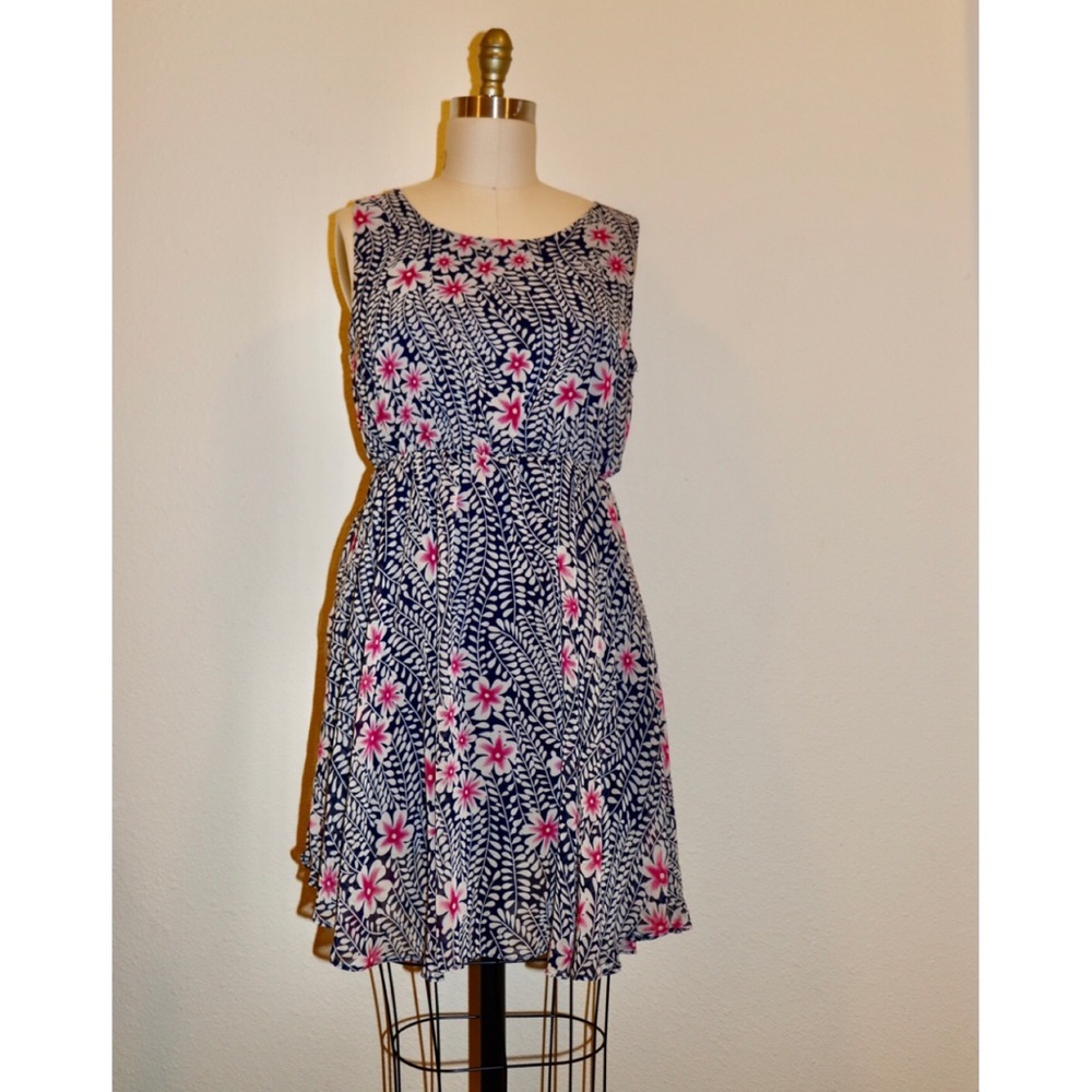 Women’s Medium Floral Printed Dress